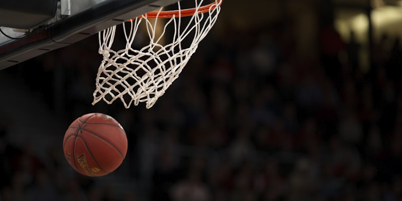 天天看球篮球赛事NBA直播画面 - 湖人队与勇士队对决
